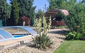 Ferienhaus zum Nautzschketal mit Fewo Uta und Fewo Regina